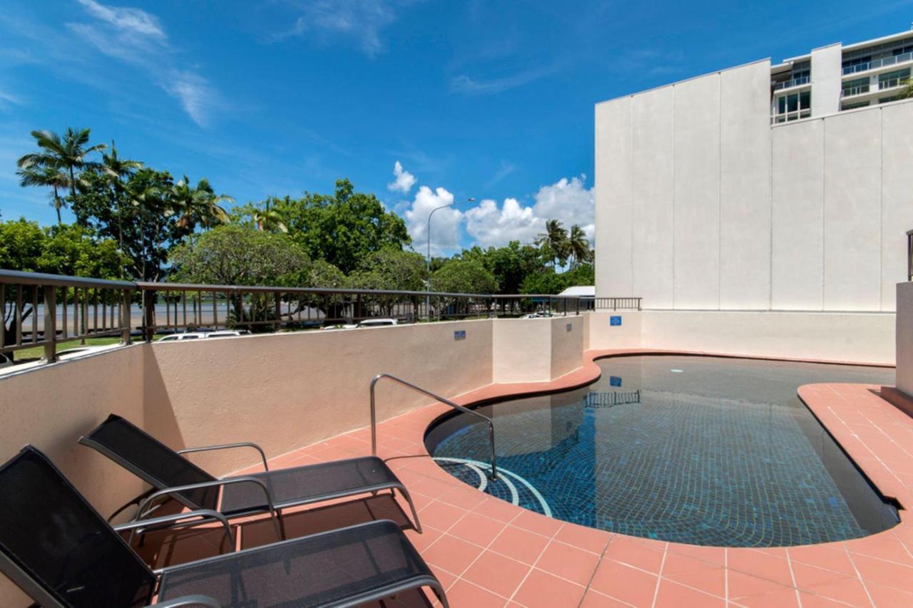 Cairns Ocean View Apartment In Aquarius Exterior foto