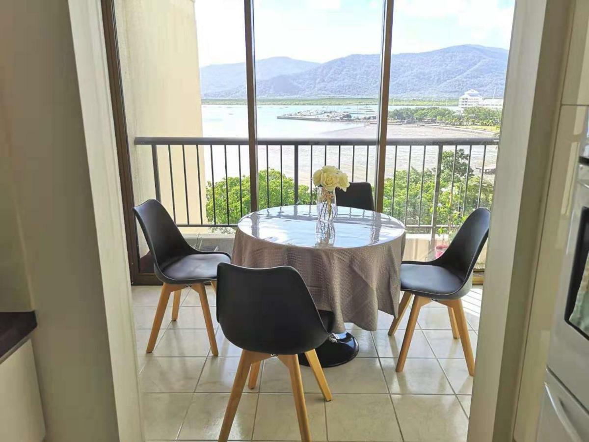 Cairns Ocean View Apartment In Aquarius Exterior foto